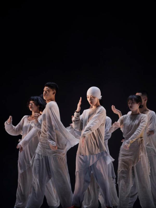 外國(guó)女明星名字大全，自然美景鼓舞之旅的明星閃耀之路